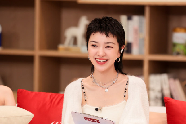 　　除了理赔成本偏高以外，记者在调查中还发现，不少车主开着非营运的新能源私家车，却违规注册成了网约车从事非法营运，同时又要反过来按照私家车的保费标准来投保。这种情况也会被保险公司拒保。